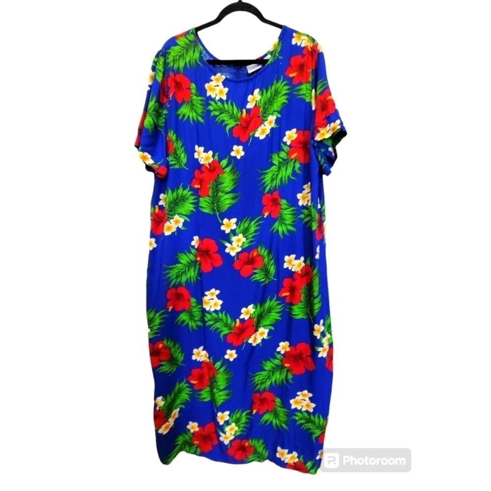 20W / 2X Women's Floral Colorful Short Sleeve Back Slit Maxi Dress